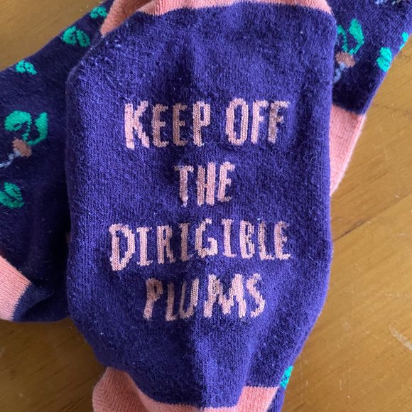 🌟 LAST CALL!!! 🌟 LitJoy HP Burrow Knit & Dirigible Plums Socks (SET OF 2!) - Picture 2 of 6